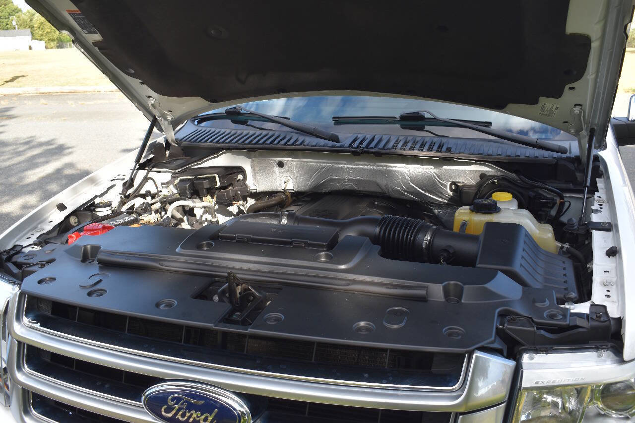 Used 2016 Ford Expedition EL Platinum image 30