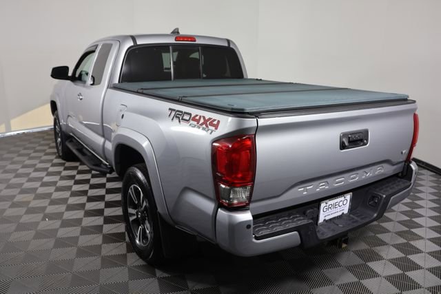 Used 2017 Toyota Tacoma TRD Sport w/ Premium & Technology Package image 6