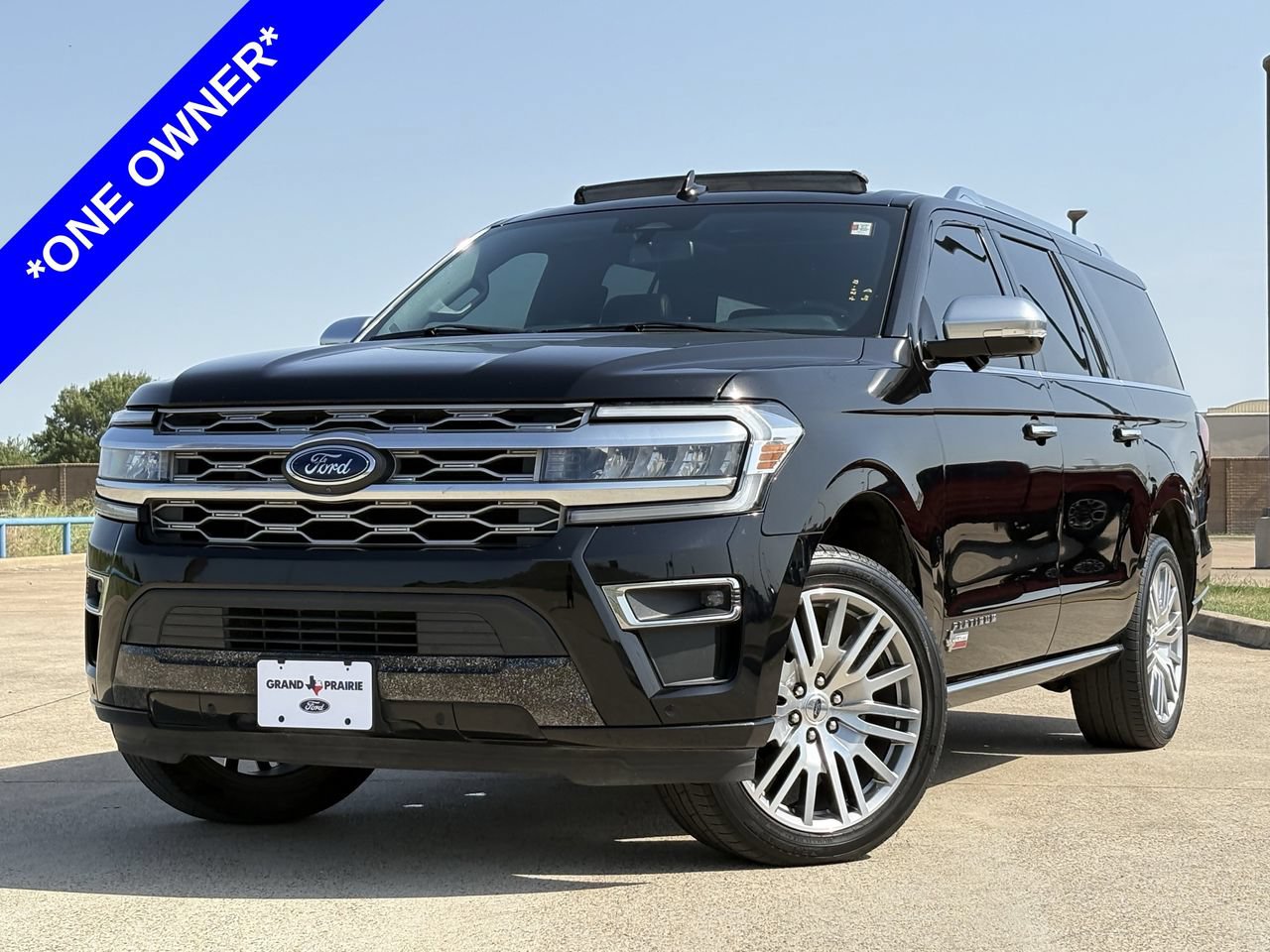 Used 2023 Ford Expedition Max Platinum RWD image 2