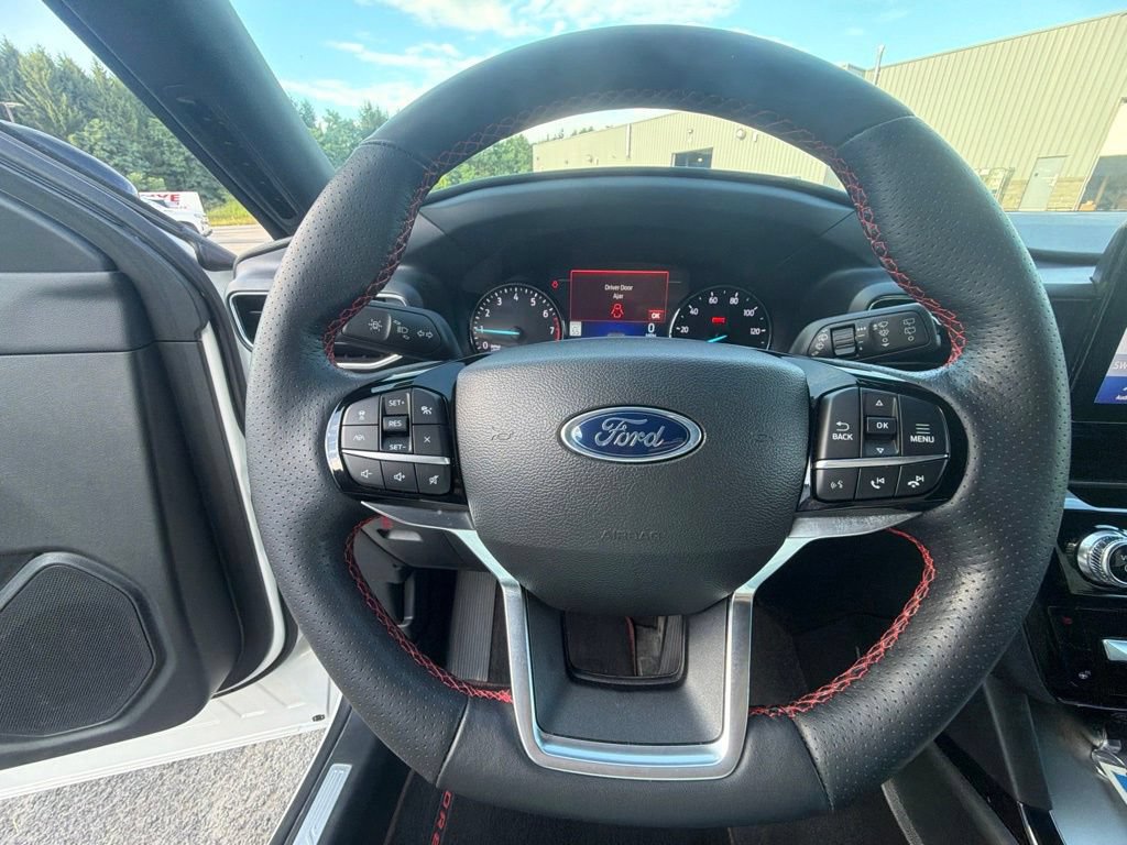 Used 2023 Ford Explorer ST-Line AWD/4WD image 36