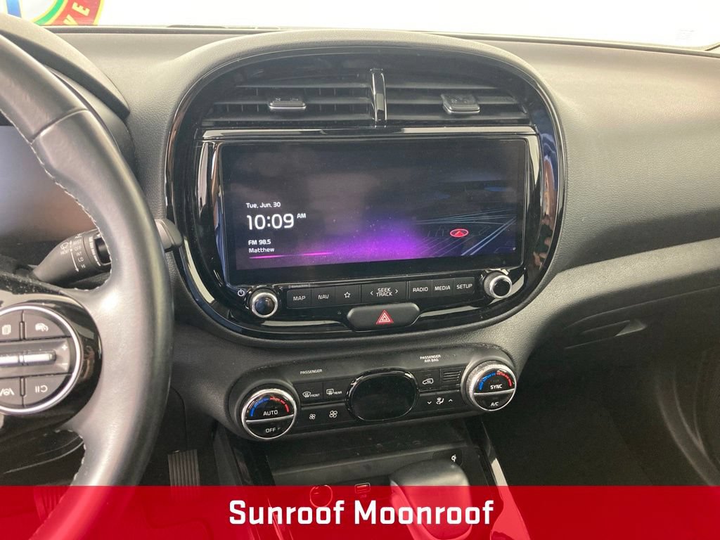 Used 2023 Kia Soul EX FWD image 2