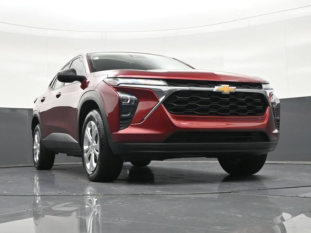 Used 2024 Chevrolet Trax LS FWD image 30