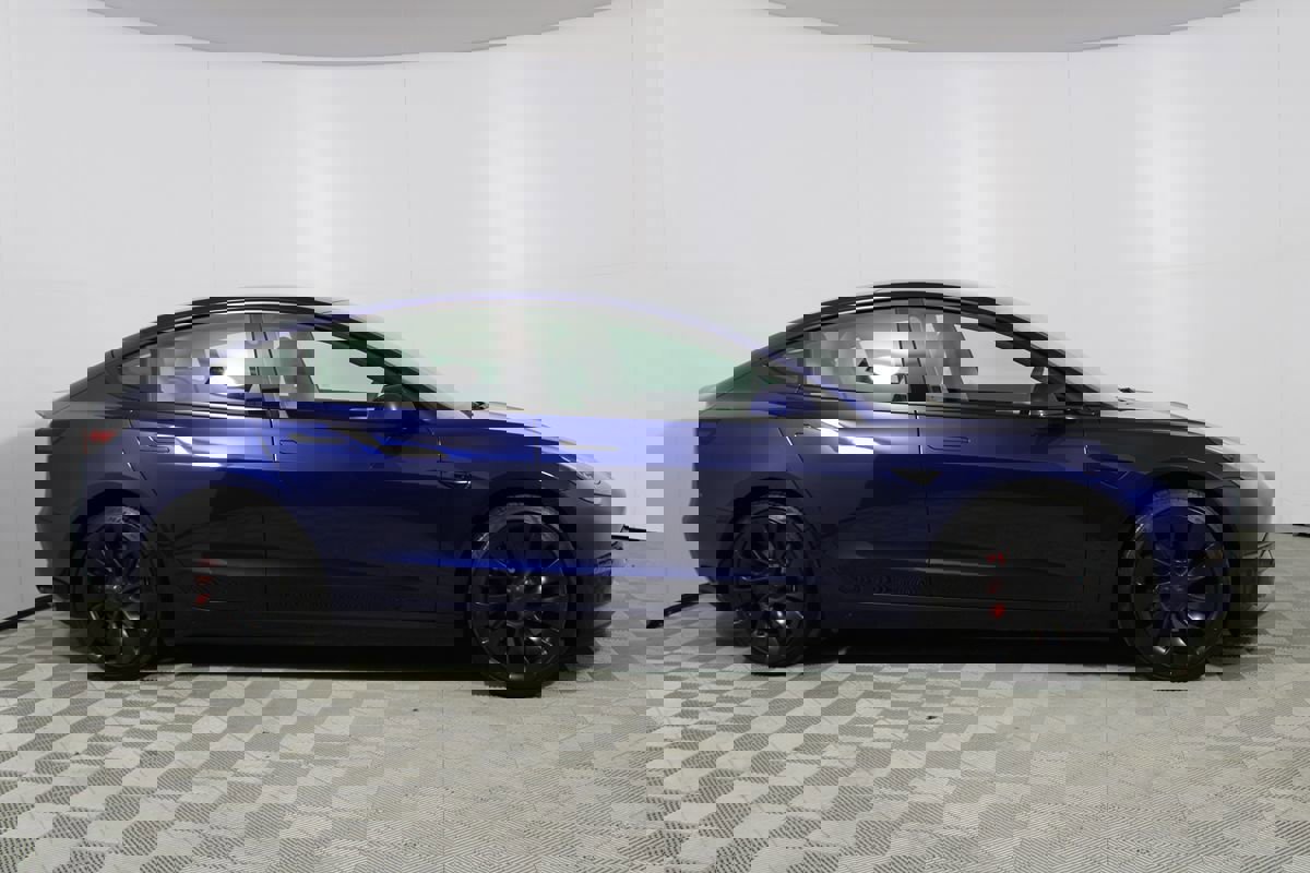 Used 2023 Tesla Model 3 Performance image 33