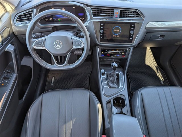 Used 2023 Volkswagen Tiguan SE w/ Panoramic Sunroof Package image 6