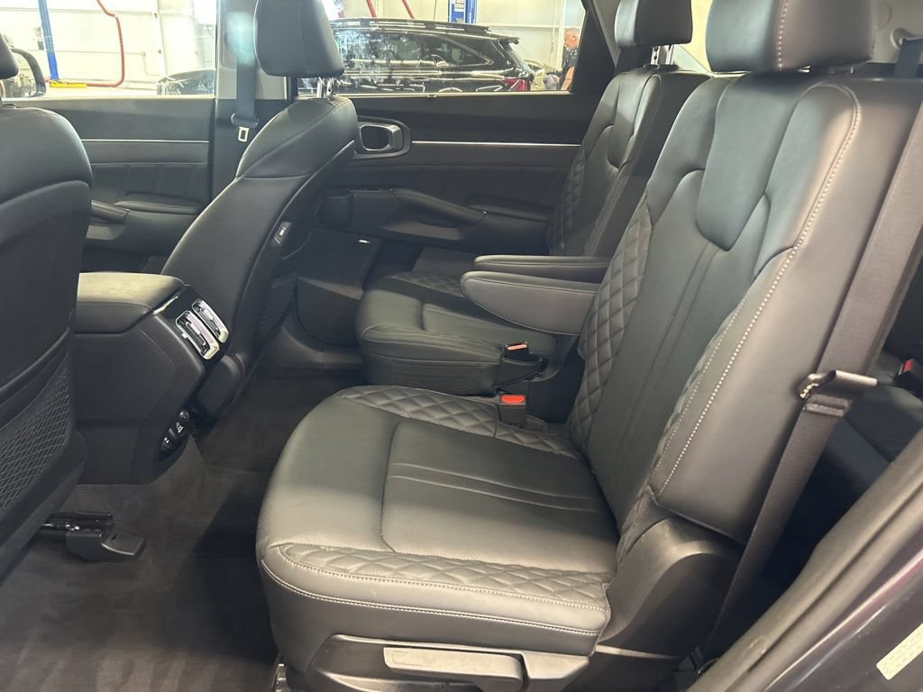 Used 2023 Kia Sorento SX AWD/4WD image 18