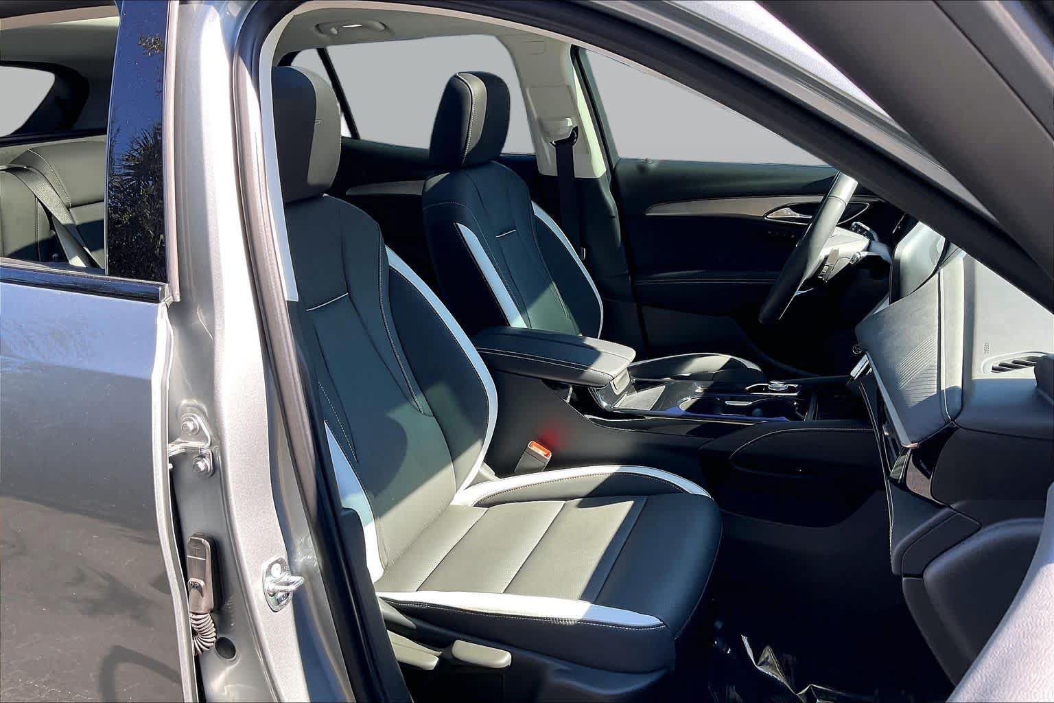 Used 2024 Buick Envision Sport Touring AWD/4WD image 8