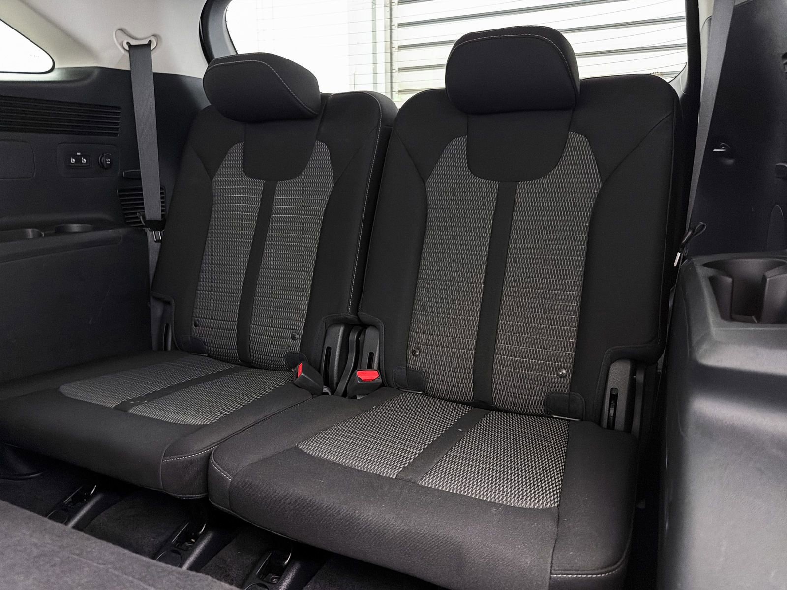 Used 2022 Kia Sorento LX FWD image 25