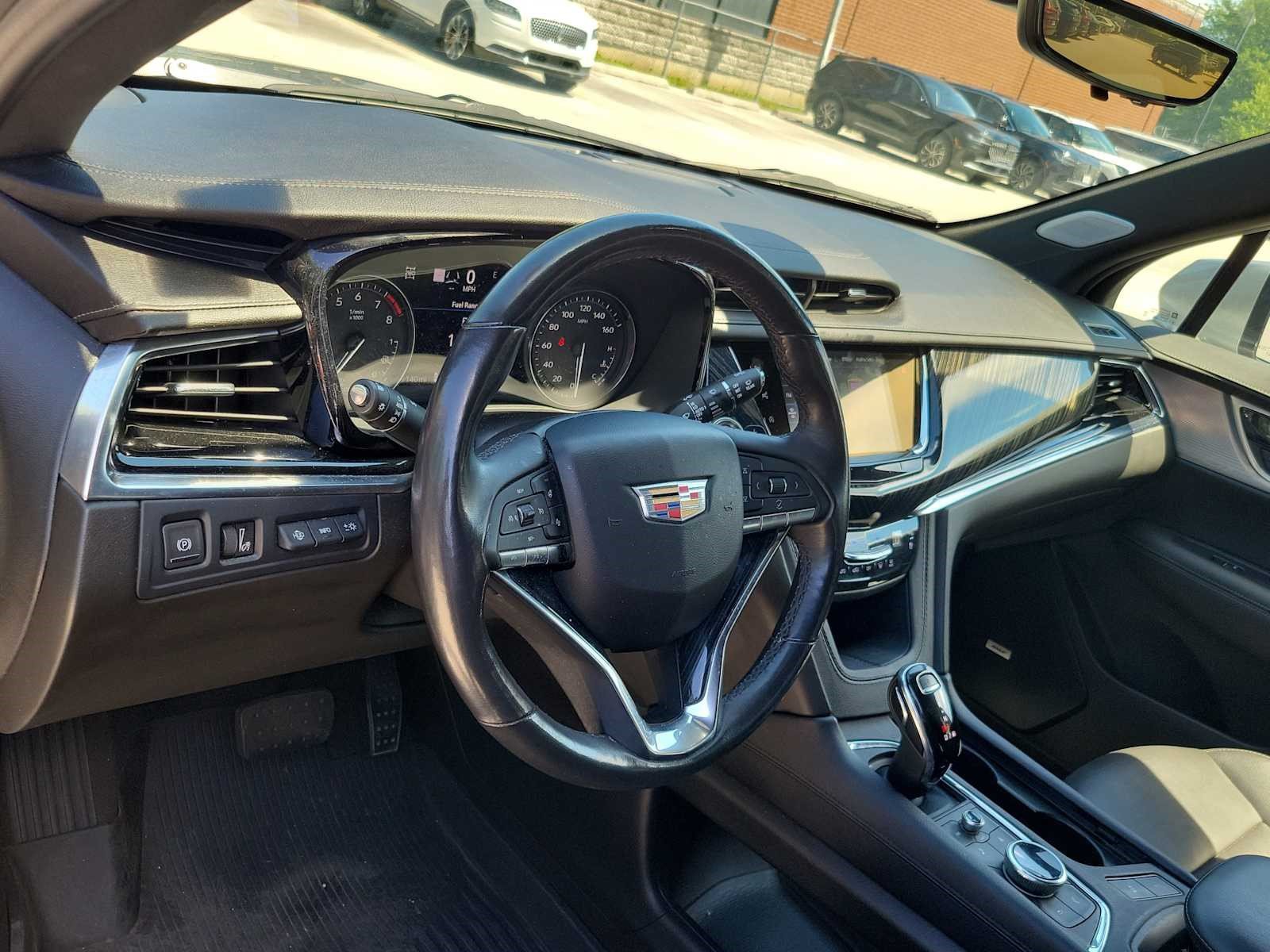 Used 2023 Cadillac XT6 Premium Luxury w/ Technology Package AWD/4WD image 16