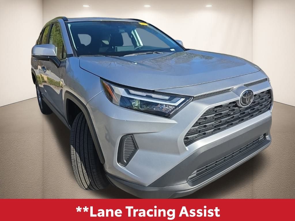 Used 2025 Toyota RAV4 XLE image 10