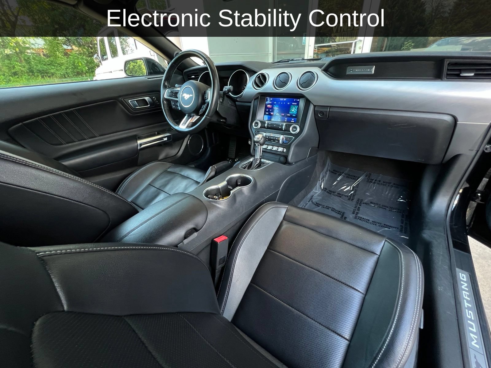 Used 2022 Ford Mustang Premium RWD image 3