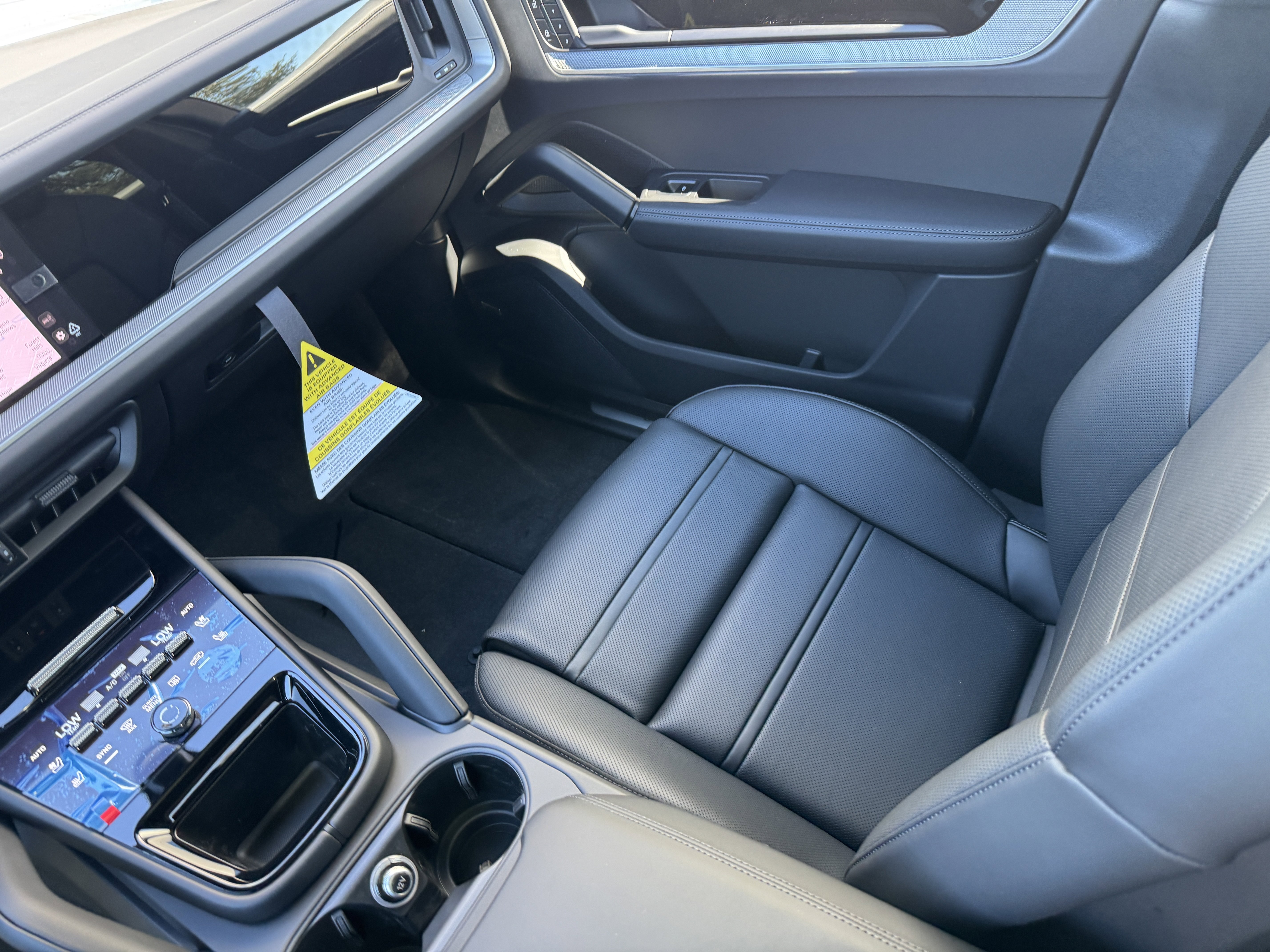 New 2026 Porsche Cayenne Coupe image 19