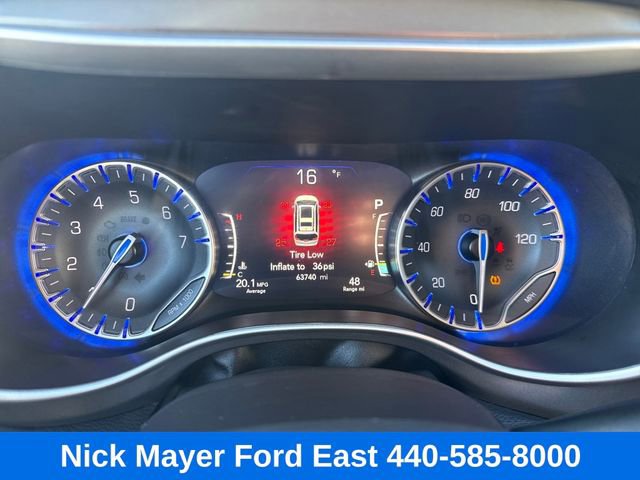 Used 2023 Chrysler Pacifica Touring-L FWD image 10