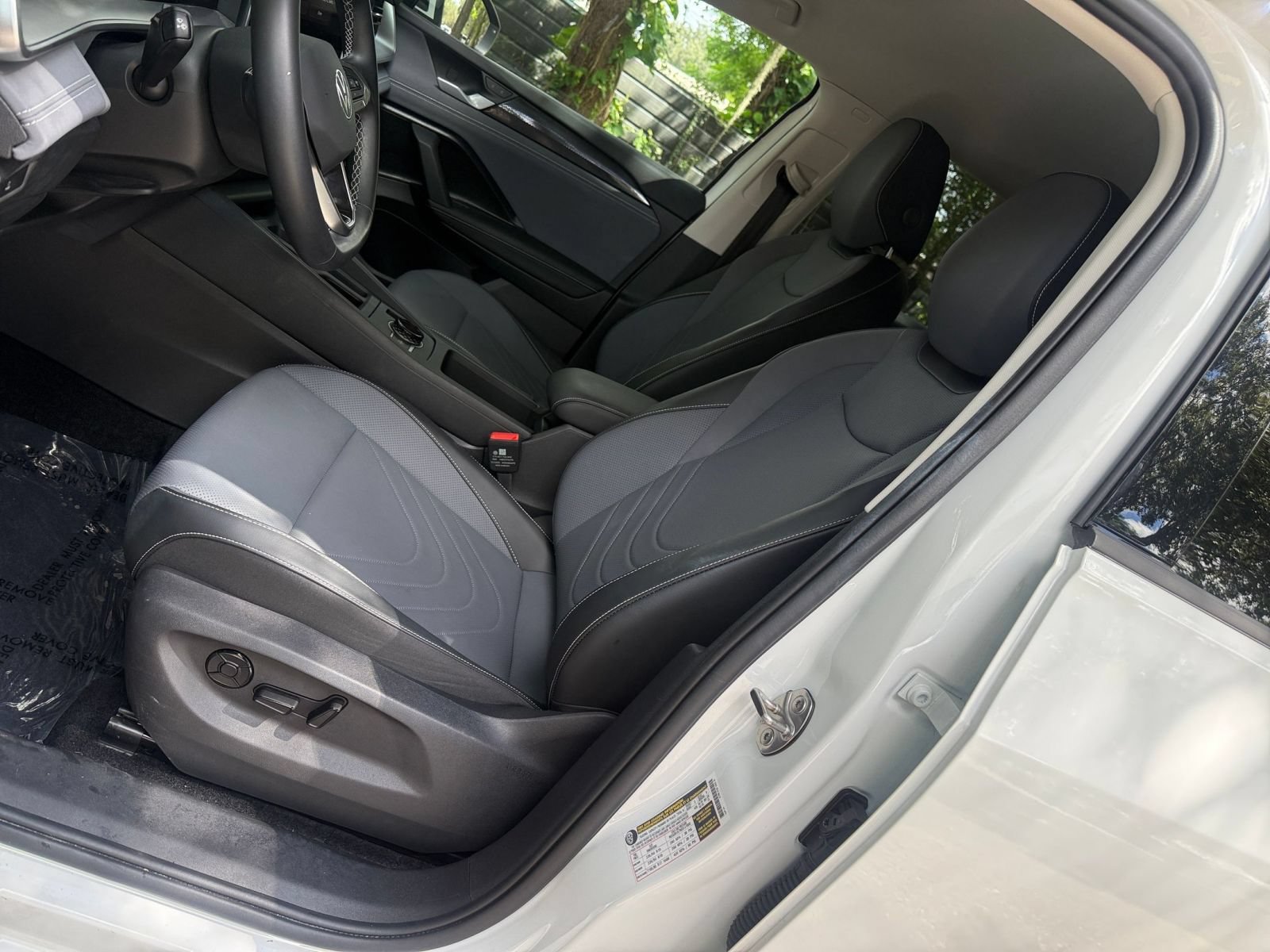 Used 2026 Volkswagen Tiguan SE FWD image 22