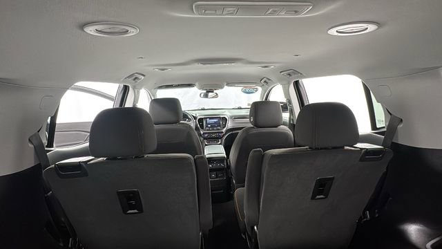 Used 2023 GMC Acadia AT4 image 18