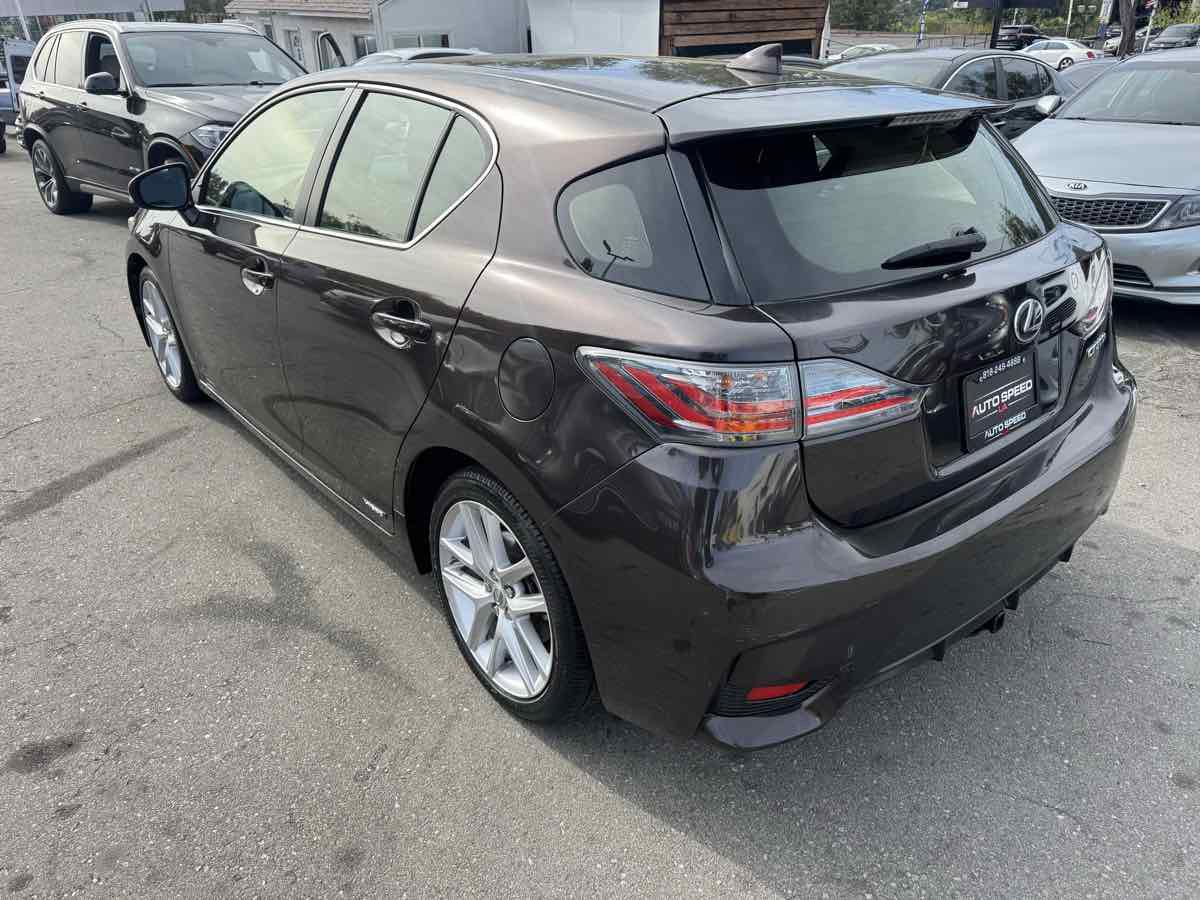 Used 2016 Lexus CT 200h w/ Accessory Package image 4