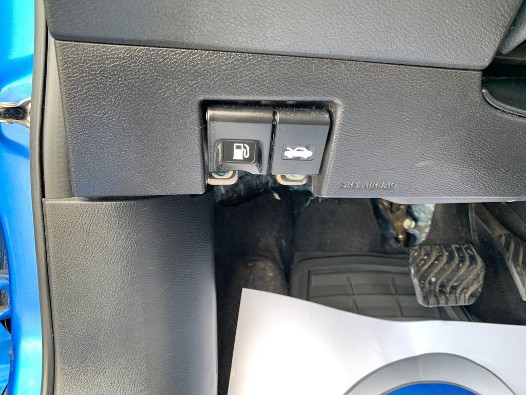 Used 2020 Nissan Versa SV image 31