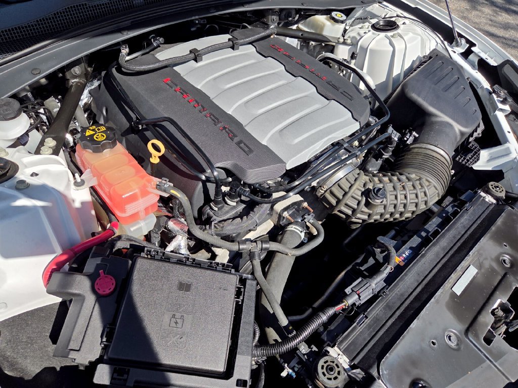 Used 2020 Chevrolet Camaro SS RWD image 9