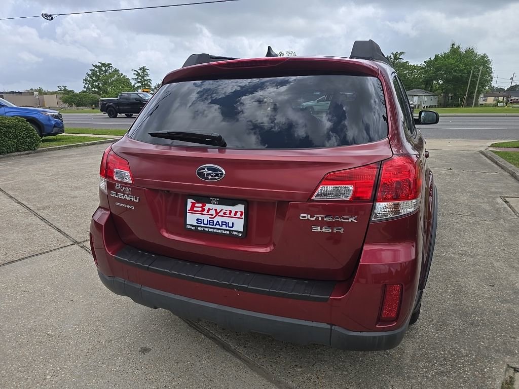 Used 2013 Subaru Outback 3.6R Limited image 6