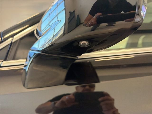 Used 2024 Cadillac XT5 Premium Luxury w/ Technology Package image 11