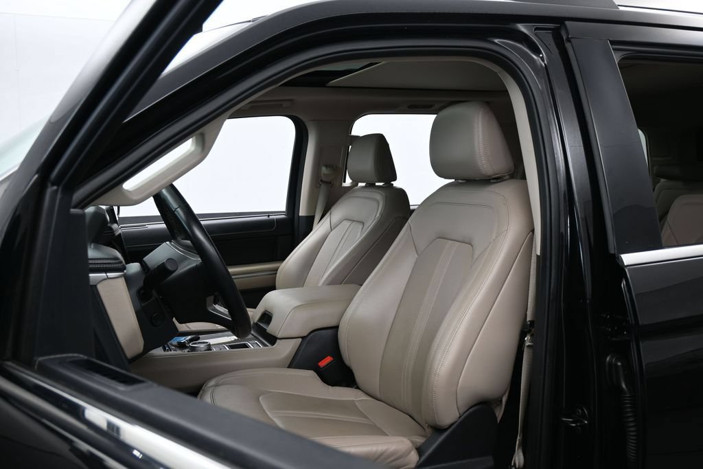 Used 2024 Ford Expedition Limited RWD image 10