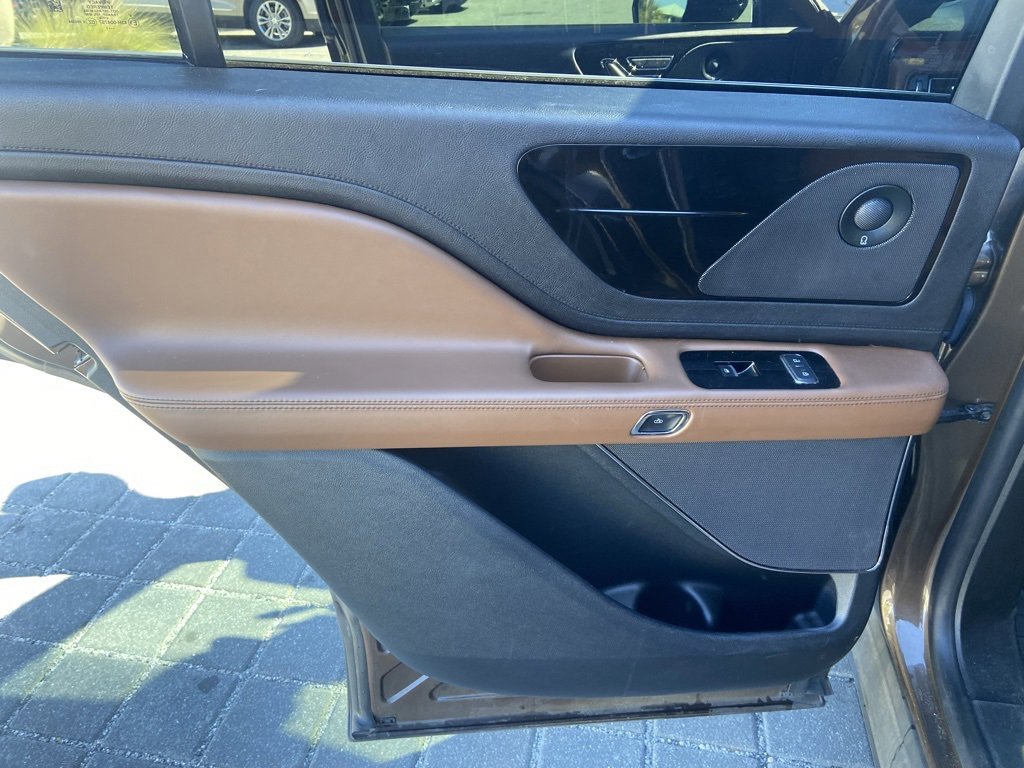 Used 2022 Lincoln Aviator Reserve w/ Elements Package Plus image 29