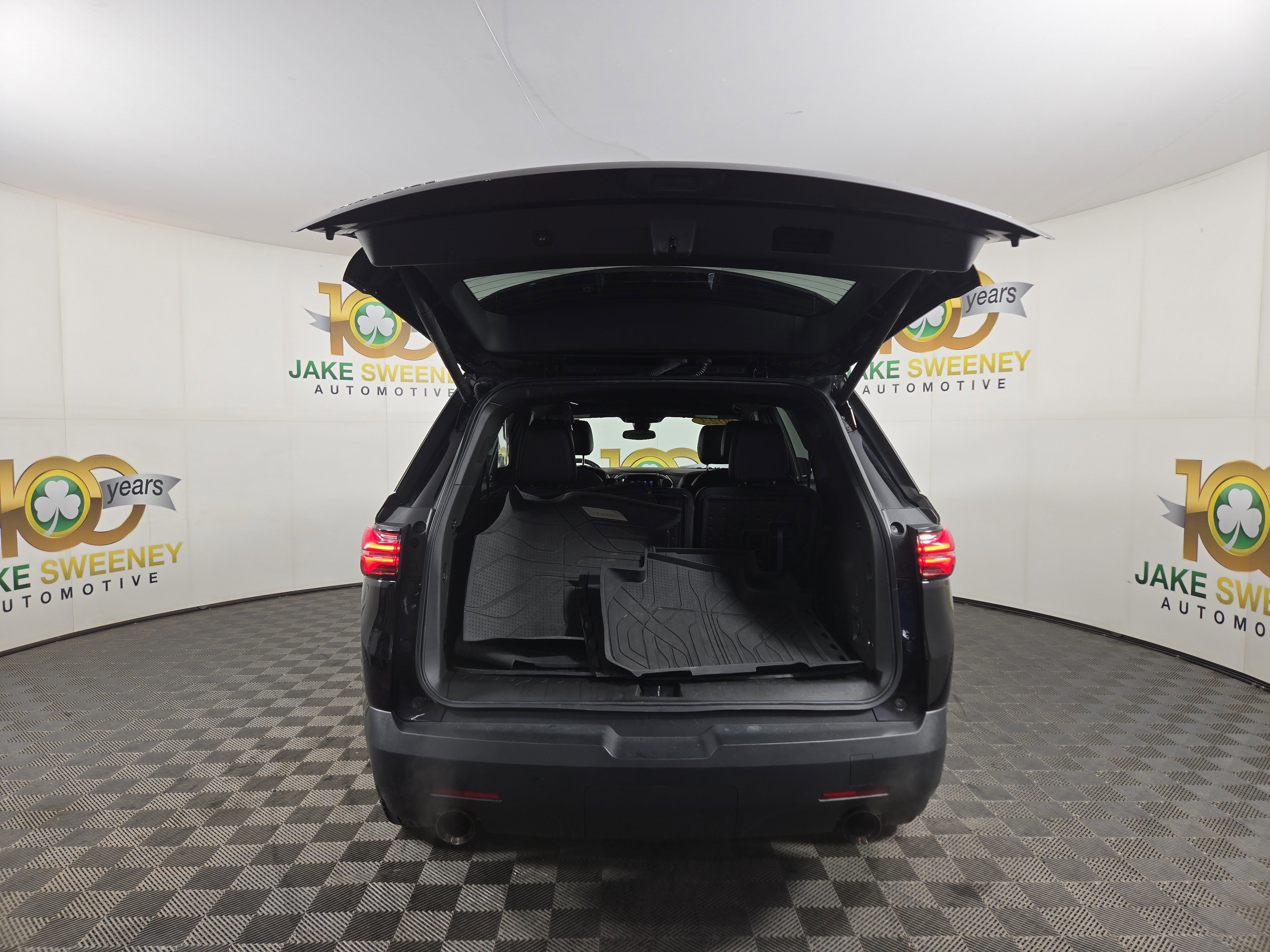 Certified 2023 Chevrolet Traverse LT w/ LPO, Floor Liner Package image 36