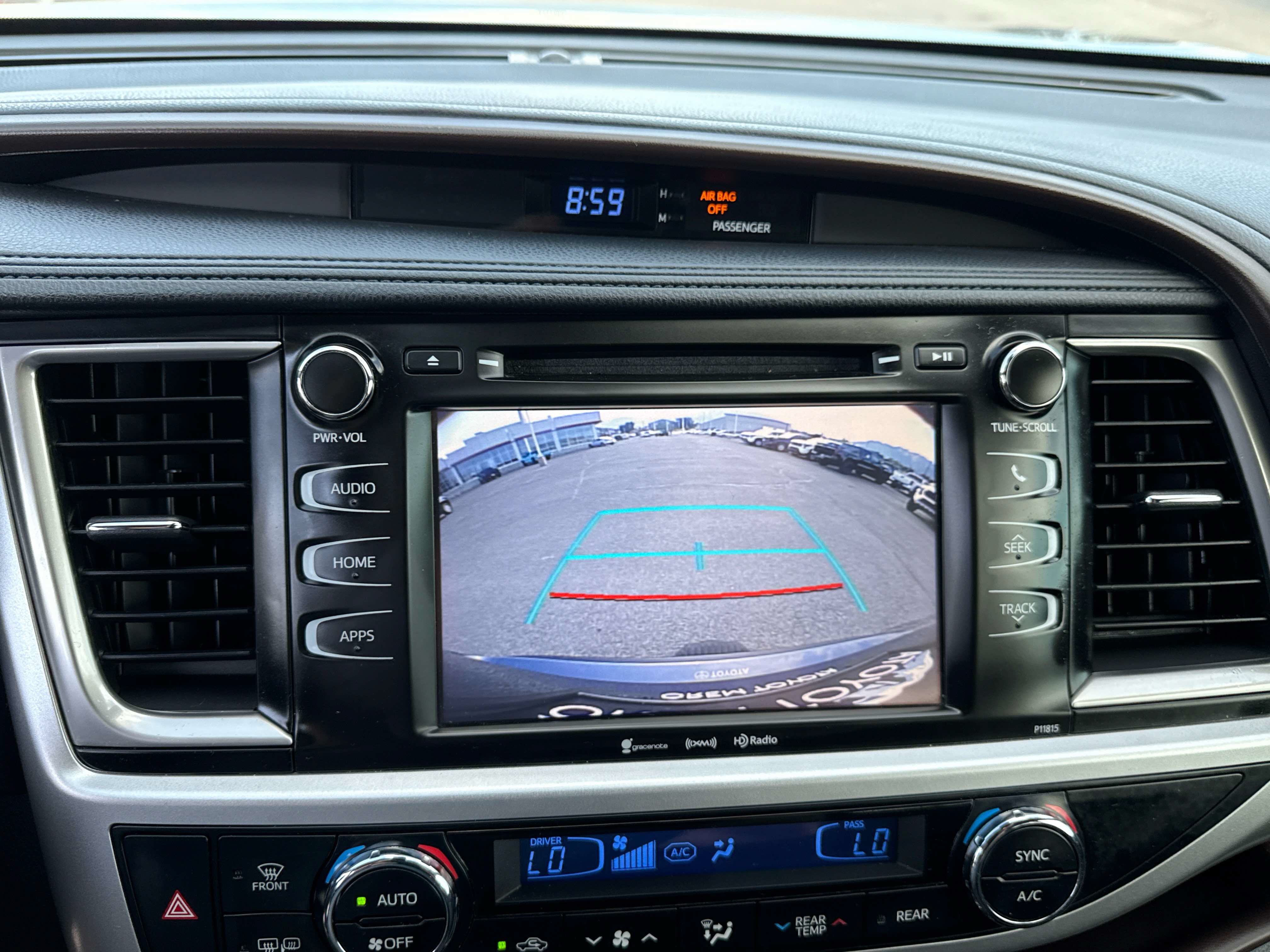 Used 2019 Toyota Highlander Plus AWD/4WD image 25