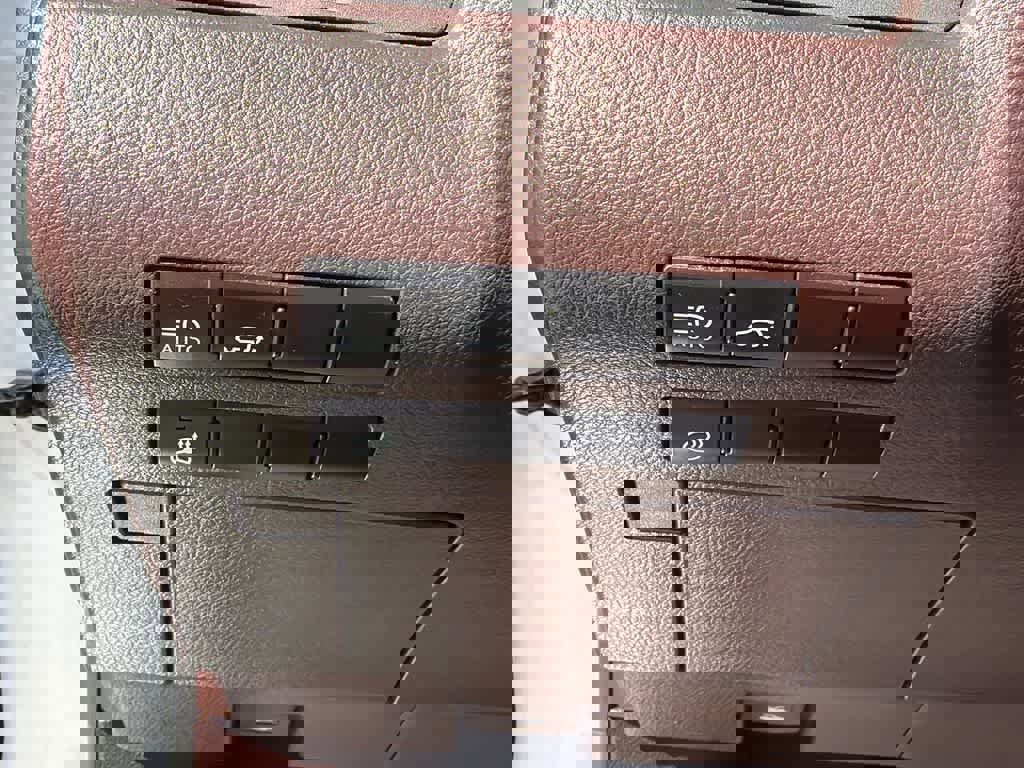 Used 2018 Lexus RX 350L FWD image 34