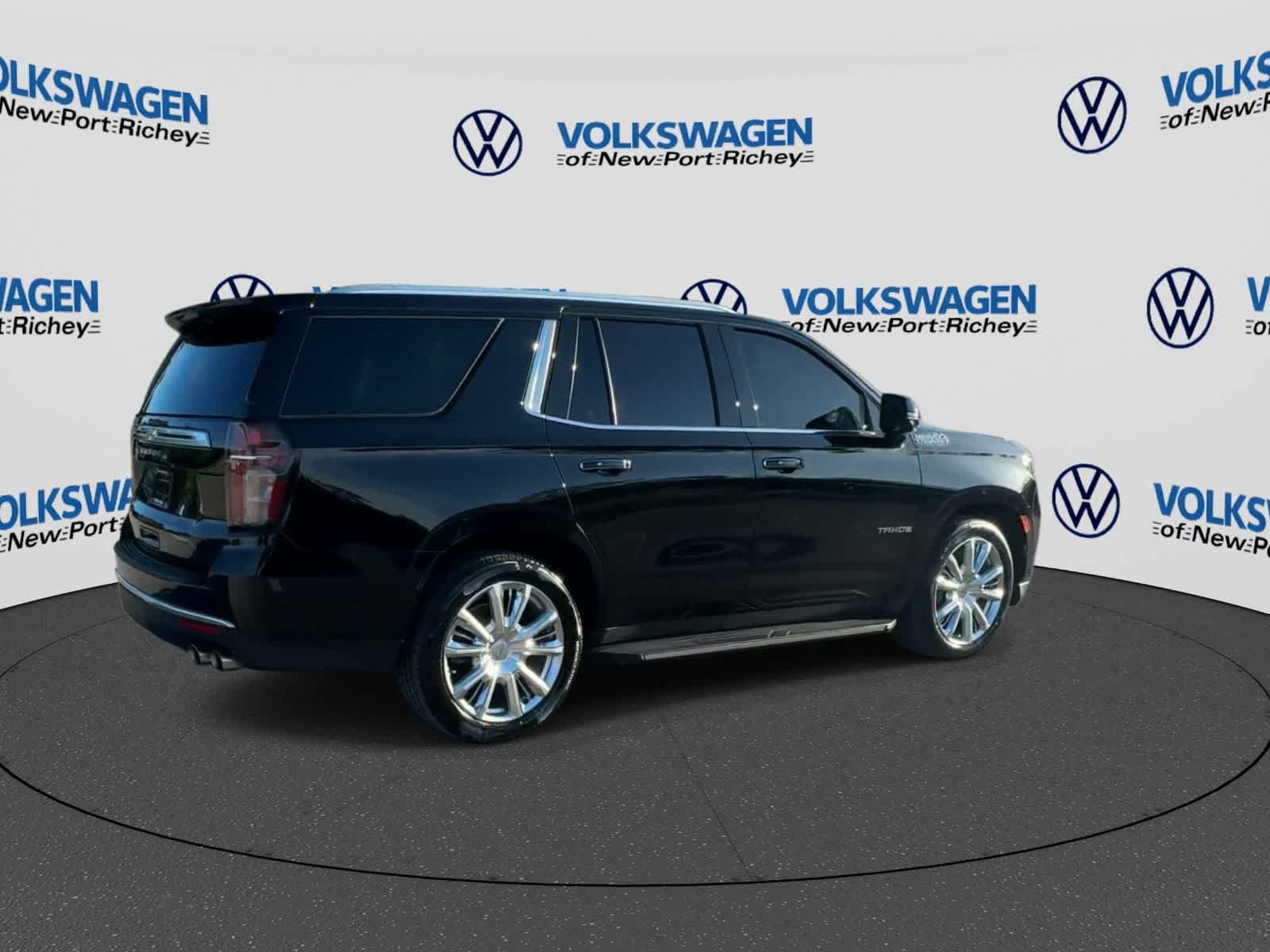 Used 2024 Chevrolet Tahoe High Country w/ Advanced Technology Package AWD/4WD image 8