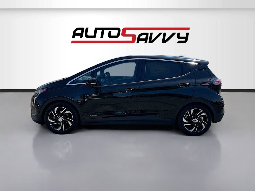 Used 2023 Chevrolet Bolt LT w/ Infotainment Package FWD image 4