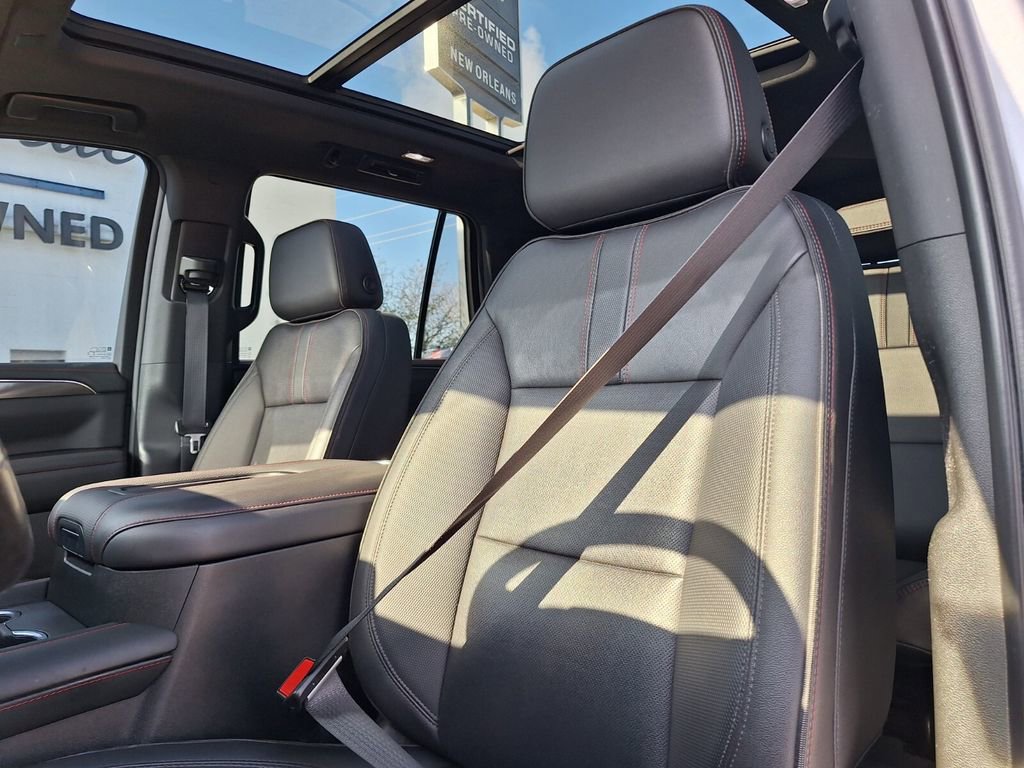 Used 2022 Chevrolet Tahoe RST w/ Sport Performance Package RWD image 14