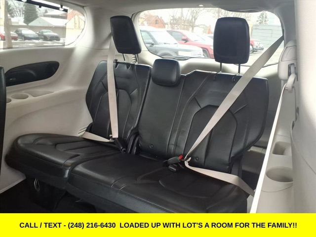 Used 2018 Chrysler Pacifica Touring-L w/ Advanced Safetytec Group image 11