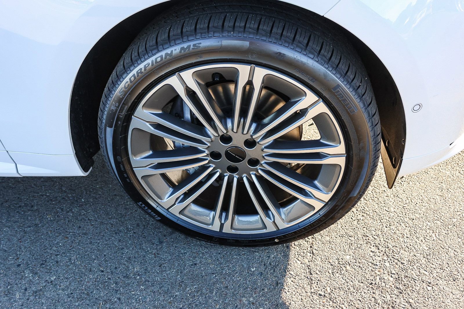 New 2026 Land Rover Range Rover Sport Dynamic SE image 14