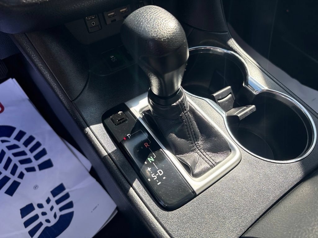 Used 2019 Toyota Highlander LE AWD/4WD image 24