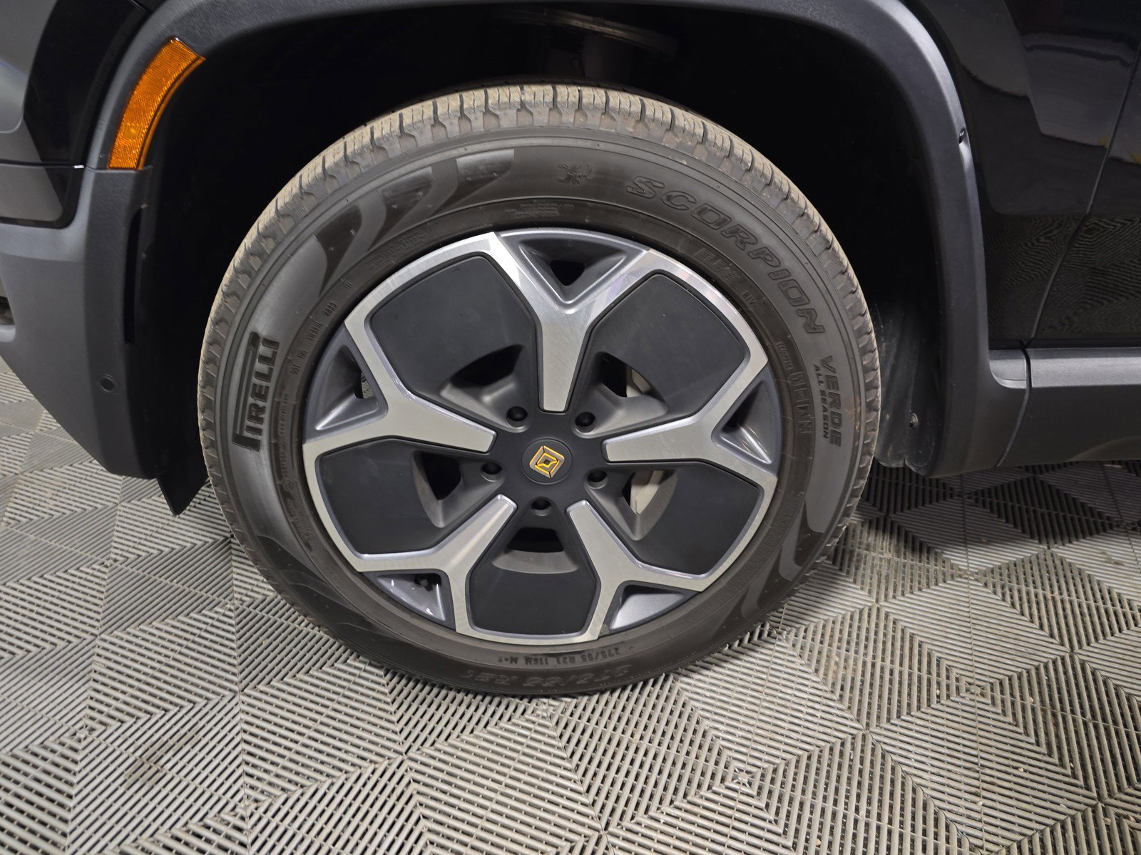 Used 2024 Rivian R1T Adventure AWD/4WD image 9