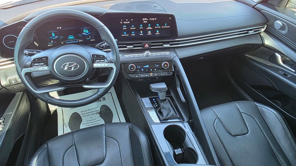 Used 2023 Hyundai Elantra Limited image 27