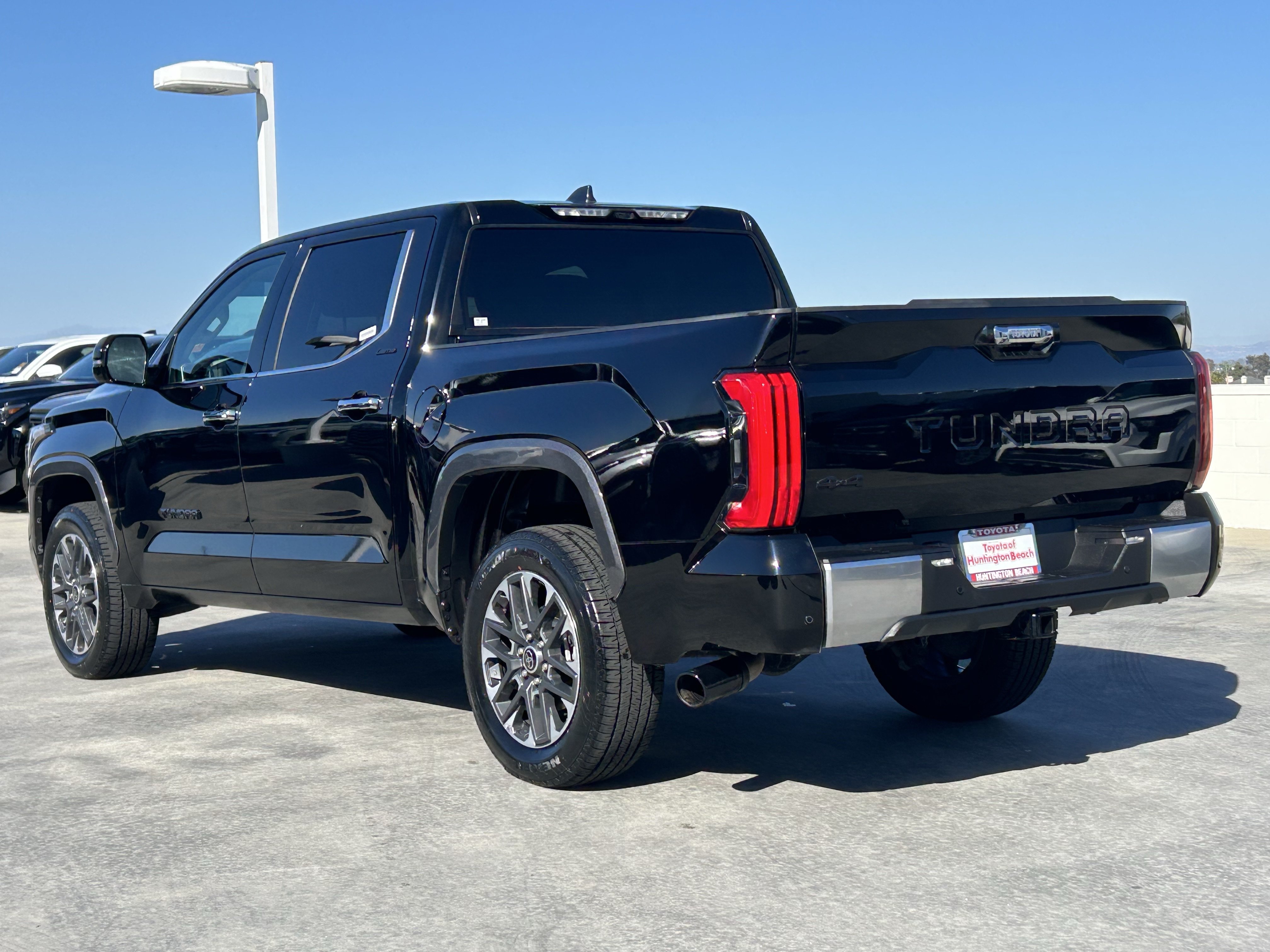 Used 2024 Toyota Tundra Limited AWD/4WD image 5