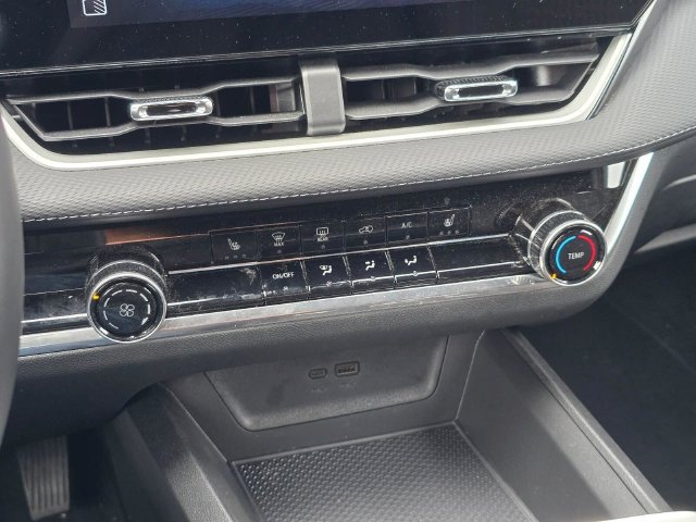 Used 2026 Chevrolet Equinox LT FWD image 27