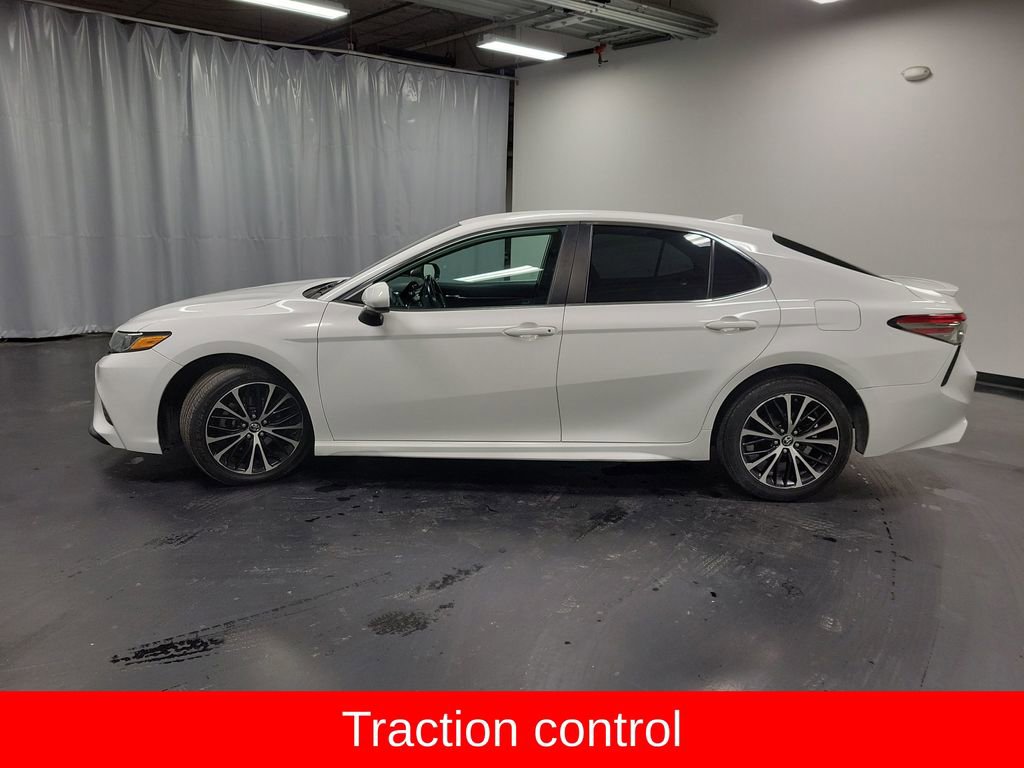 Used 2019 Toyota Camry SE image 5