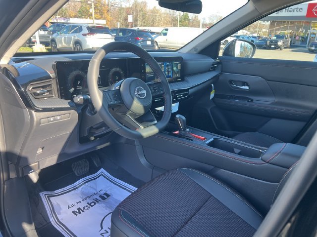 New 2026 Nissan Kicks SR w/ SR Premium Package AWD/4WD image 9