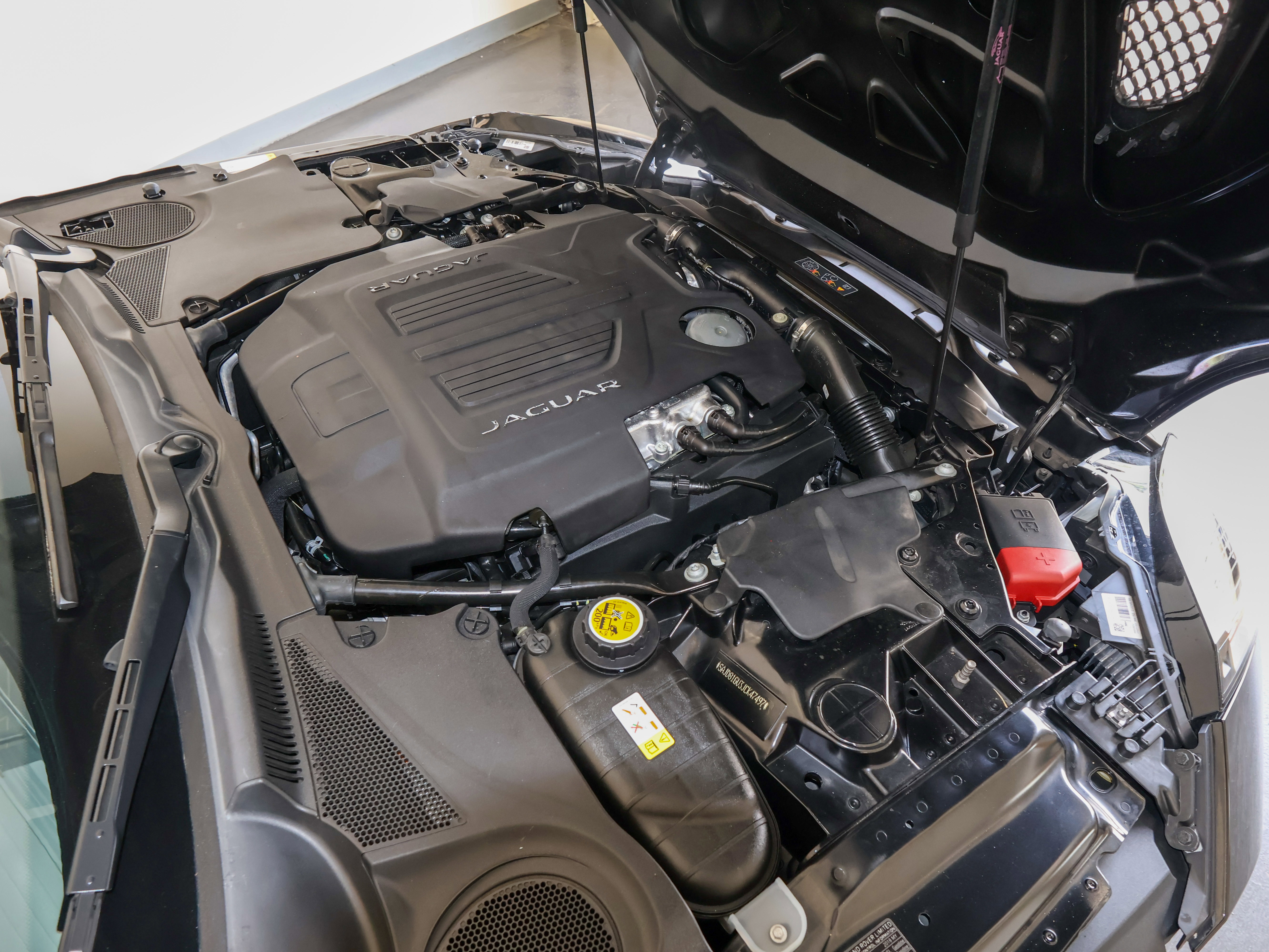 Used 2018 Jaguar F-TYPE 400 Sport image 57