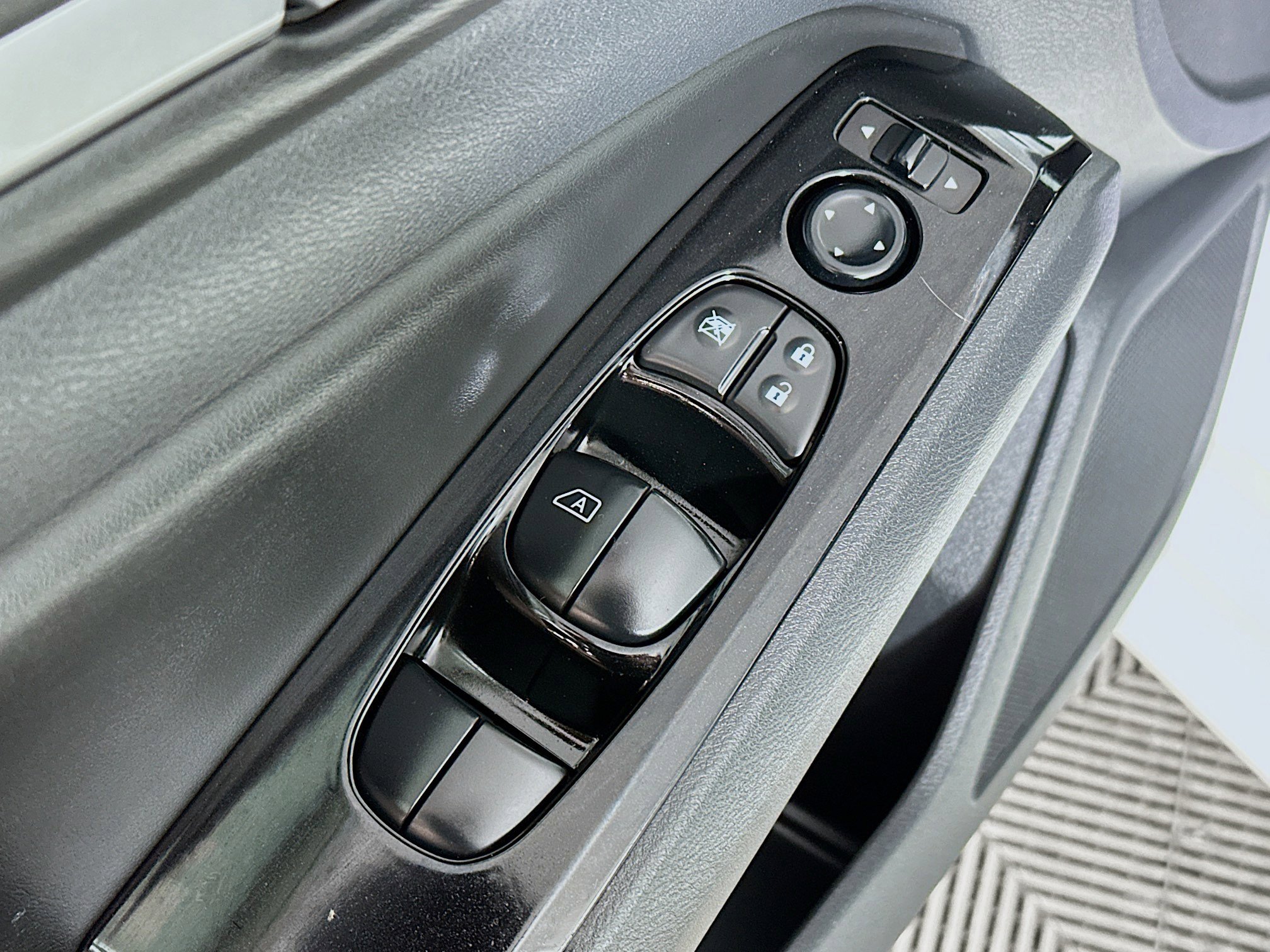 Used 2023 Nissan Altima 2.5 SV image 17