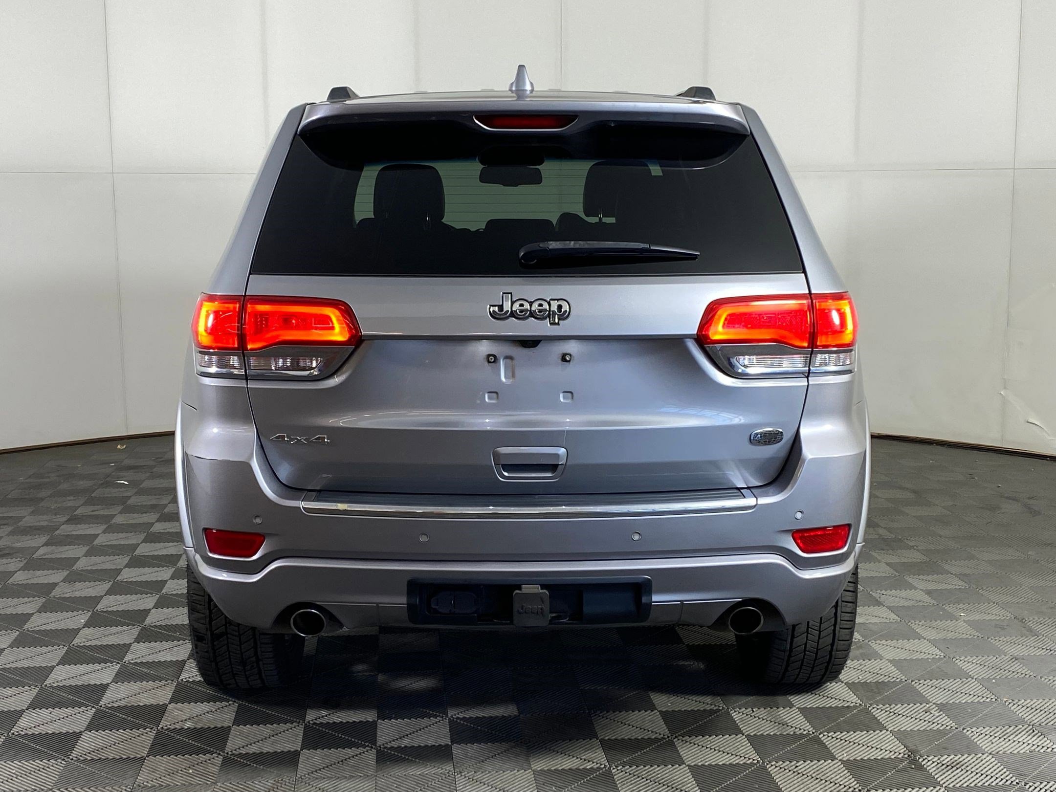 Used 2015 Jeep Grand Cherokee Overland image 9
