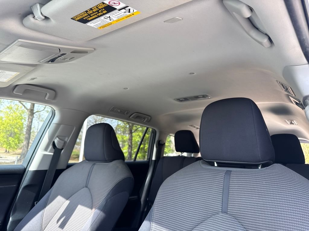 Used 2023 Toyota Highlander LE AWD/4WD image 26