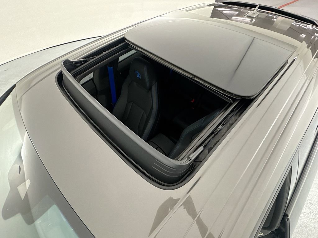 Used 2025 Lamborghini Urus SE image 23