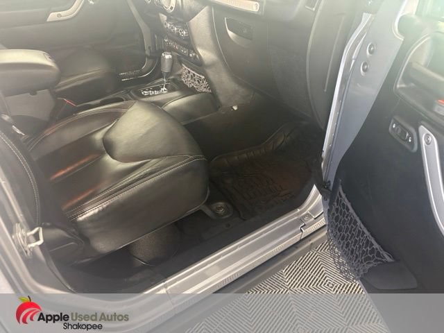 Used 2017 Jeep Wrangler Unlimited Rubicon w/ Dual Top Group AWD/4WD image 13