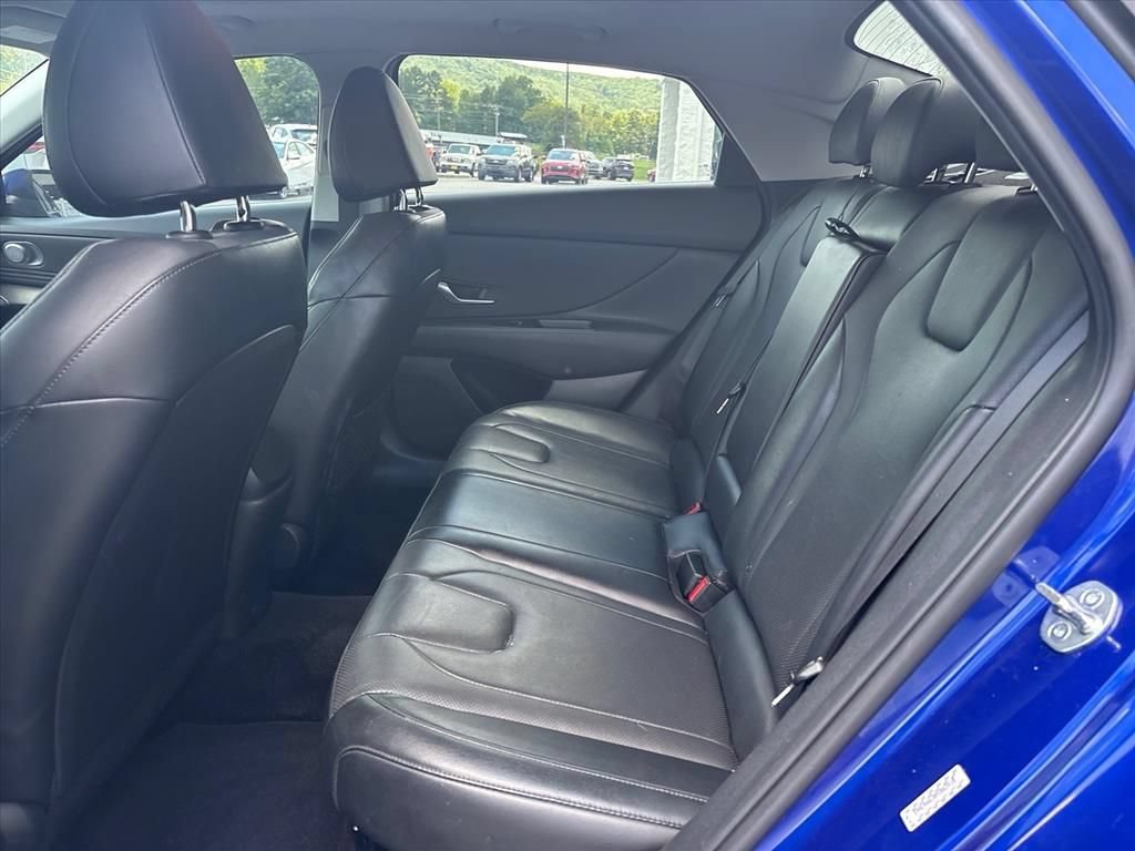 Used 2023 Hyundai Elantra Limited FWD image 11