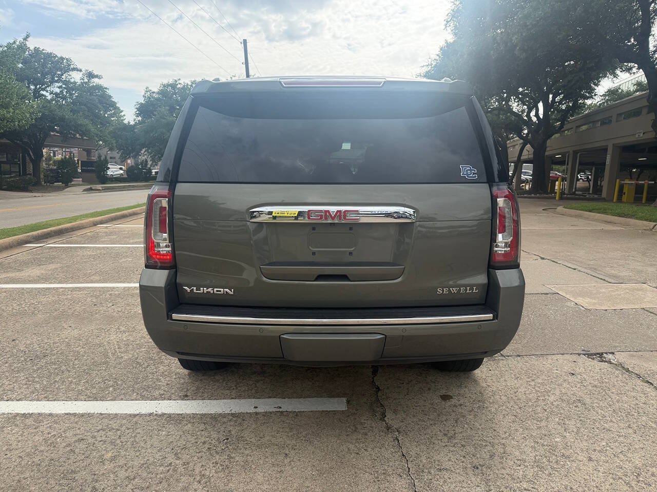 Used 2017 GMC Yukon Denali w/ Open Road Package RWD image 5