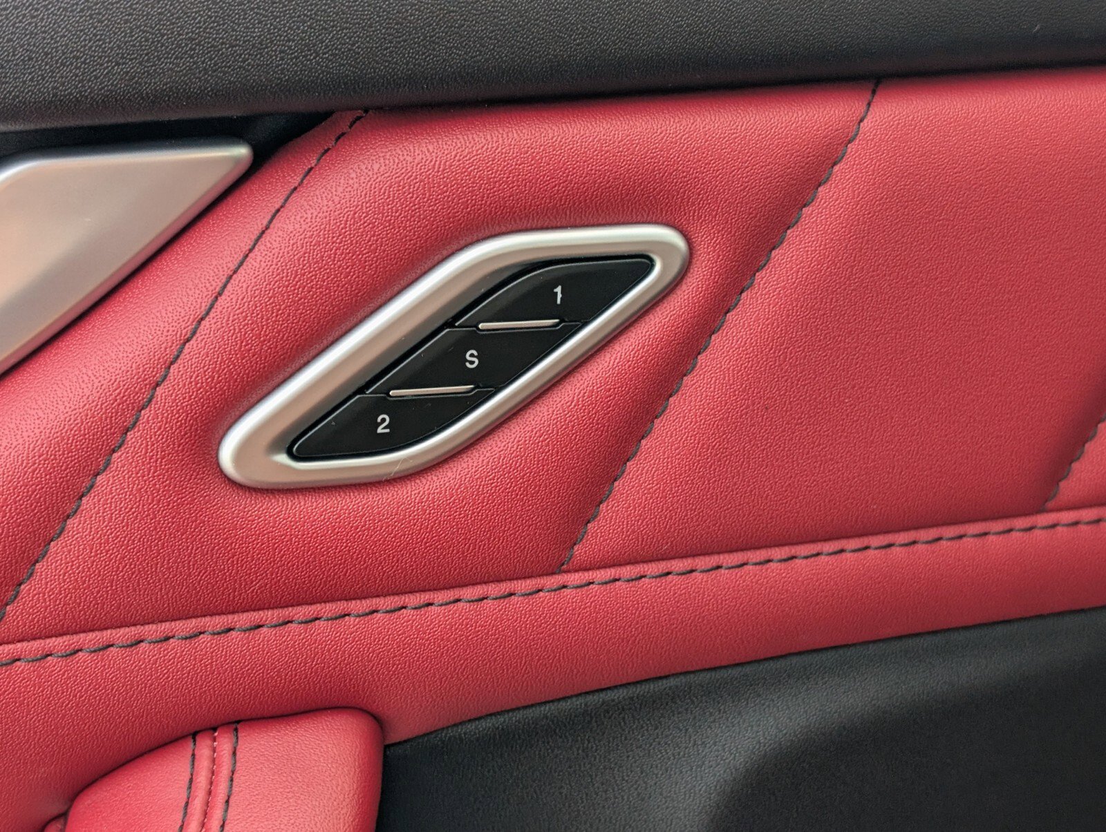 Used 2022 Maserati Levante Modena image 39