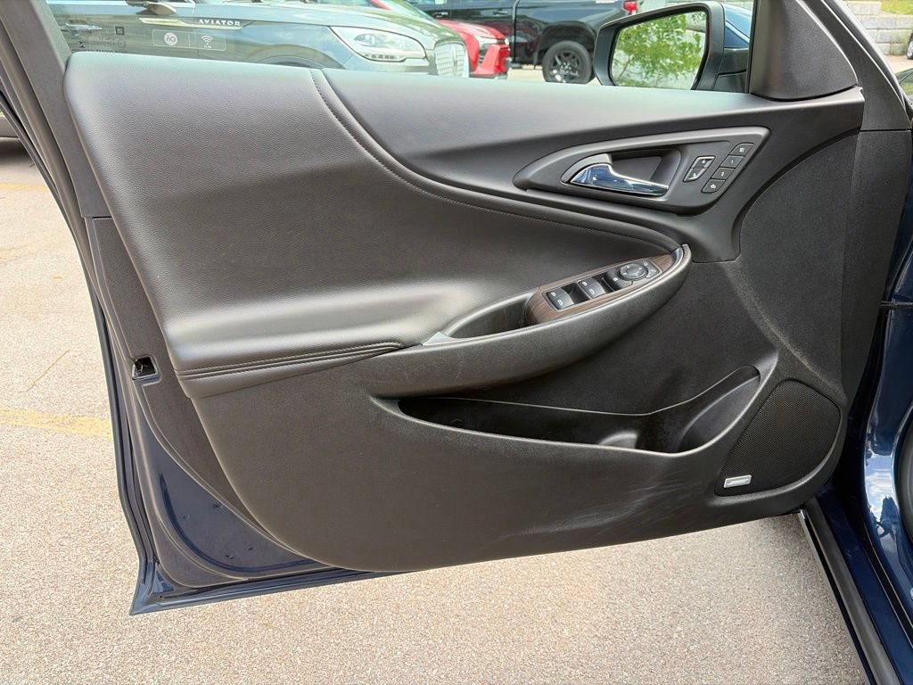 Used 2020 Chevrolet Malibu Premier FWD image 17